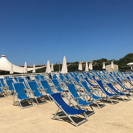 Maison De Vacances Dans Un Village De Vacances A100 M. De La Plage Badesi Exterior foto