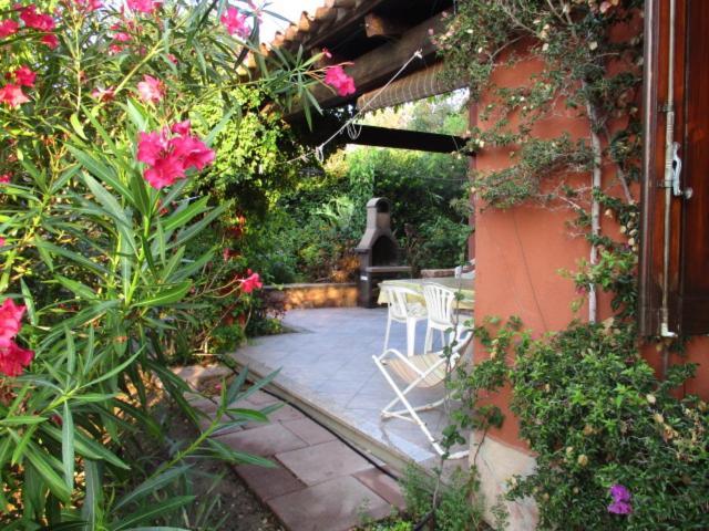Maison De Vacances Dans Un Village De Vacances A100 M. De La Plage Badesi Exterior foto
