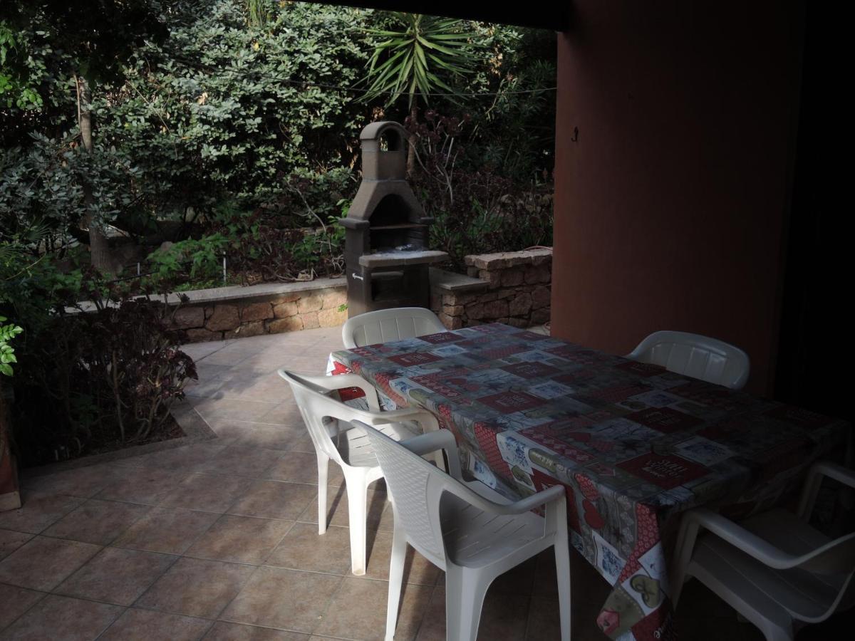 Maison De Vacances Dans Un Village De Vacances A100 M. De La Plage Badesi Exterior foto