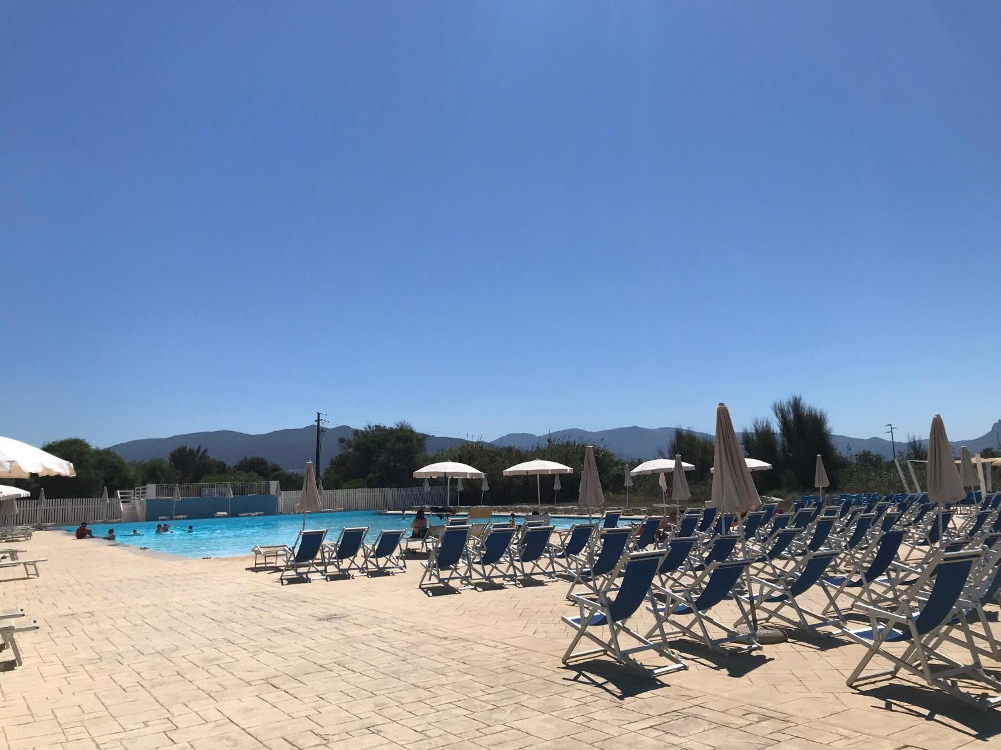 Maison De Vacances Dans Un Village De Vacances A100 M. De La Plage Badesi Exterior foto