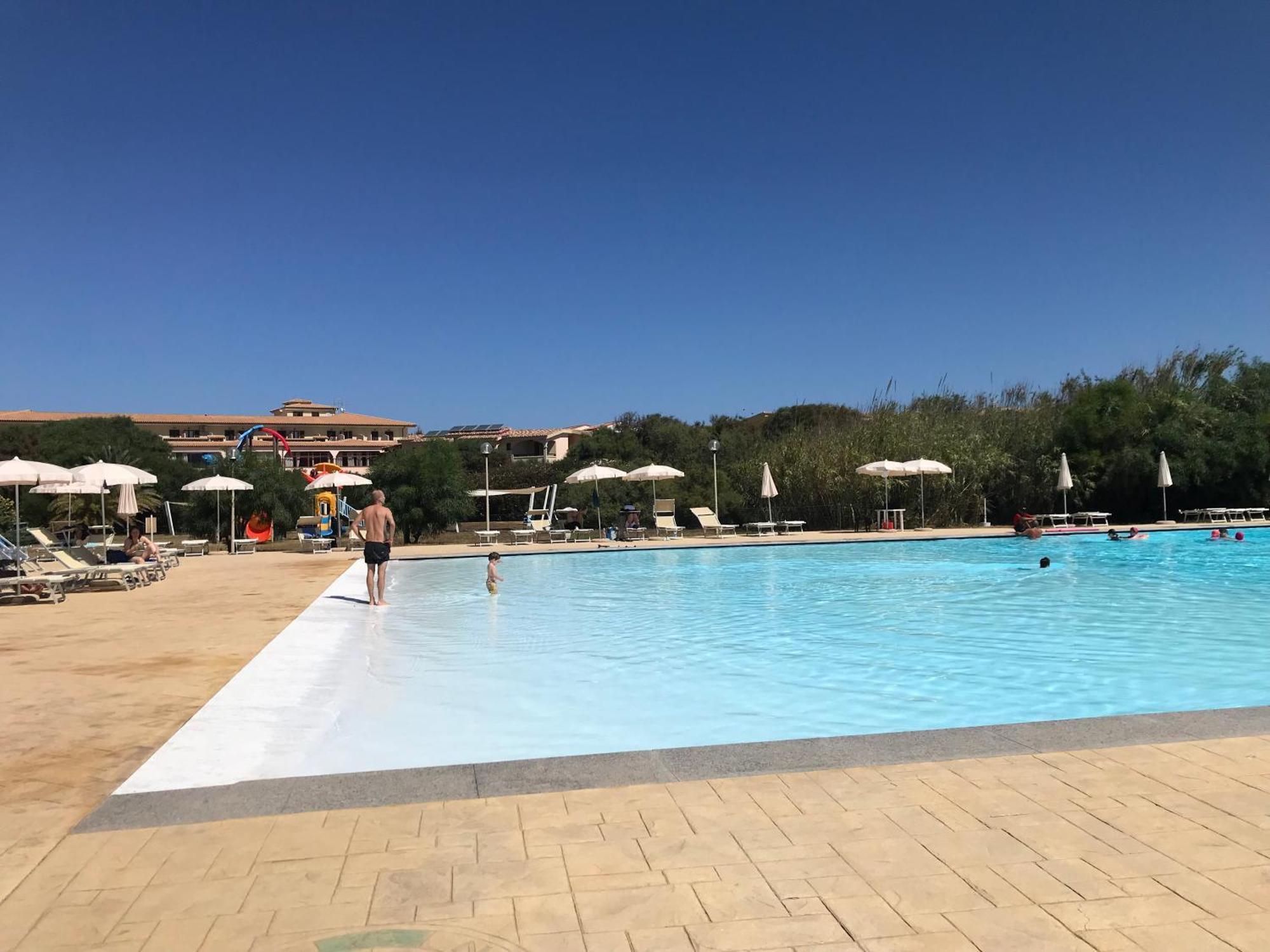 Maison De Vacances Dans Un Village De Vacances A100 M. De La Plage Badesi Exterior foto